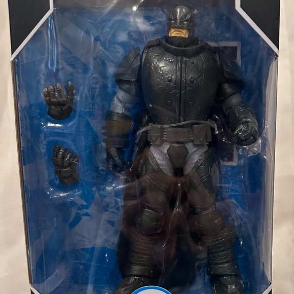 DC Multiverse Armored Batman - Picture 1 of 1